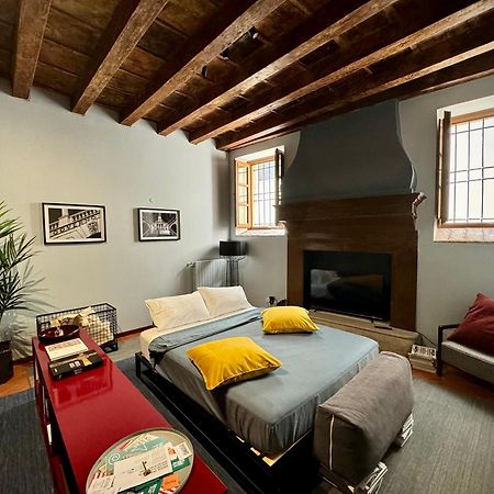 Dimora Legnazzi_A Gem In The Heart Of Brescia Appartement Buitenkant foto