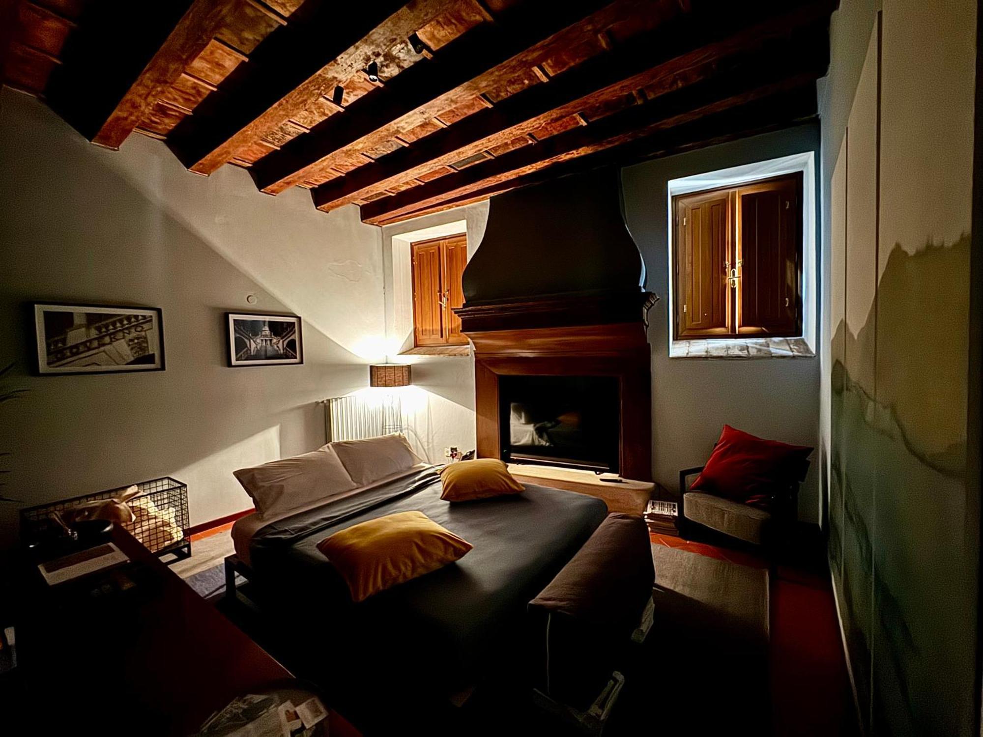 Dimora Legnazzi_A Gem In The Heart Of Brescia Appartement Buitenkant foto